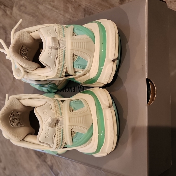 Authentic Balenciaga track 2 caged trainer - Picture 2 of 4